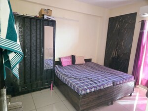 Bedroom in 2.5 BHK Apartment at Panchsheel Hynish, Sector 1 Greater Noida – for Rent