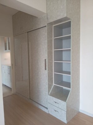 Room in 3 BHK Apartment at DLF The Skycourt, Sector 86 – for Sale