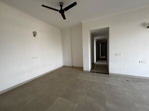 Room in 3 BHK Apartment at Jaypee Greens Pavilion Court, Sector 128 – for Rent