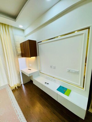 Furnished Amenities in 3.5 BHK Apartment at DLF New Town Heights II, Sector 86 – for Rent