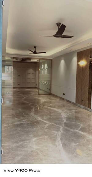 Room in 4 BHK Builder Floor at Chittaranjan Park – for Sale