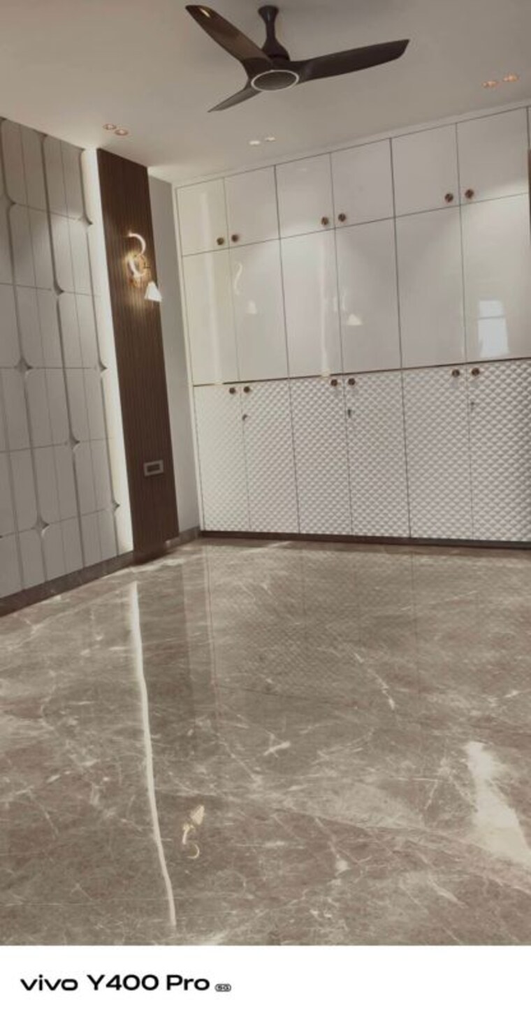 Bathroom, chittaranjan park 4 Bedroom 3000 Sq.Ft. Builder Floor In Chittaranjan Park Delhi 10372284