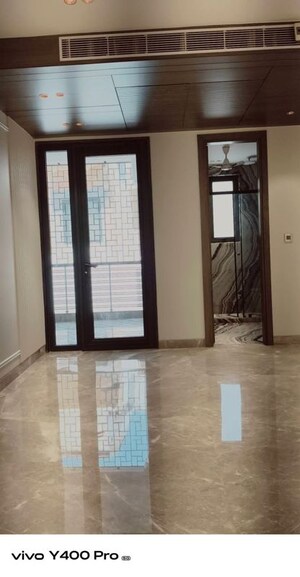 Room in 4 BHK Builder Floor at Chittaranjan Park – for Sale
