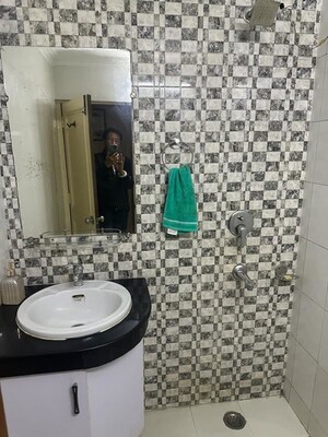 Attached Bathroom in 3 BHK Builder Floor at Kailash Colony – for Rent