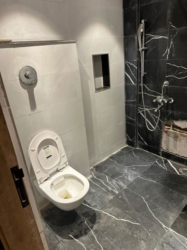Bathroom, dhikuli 6+ Bedroom 1900 Sq.Ft. Villa In Dhikuli Nainital 10372302