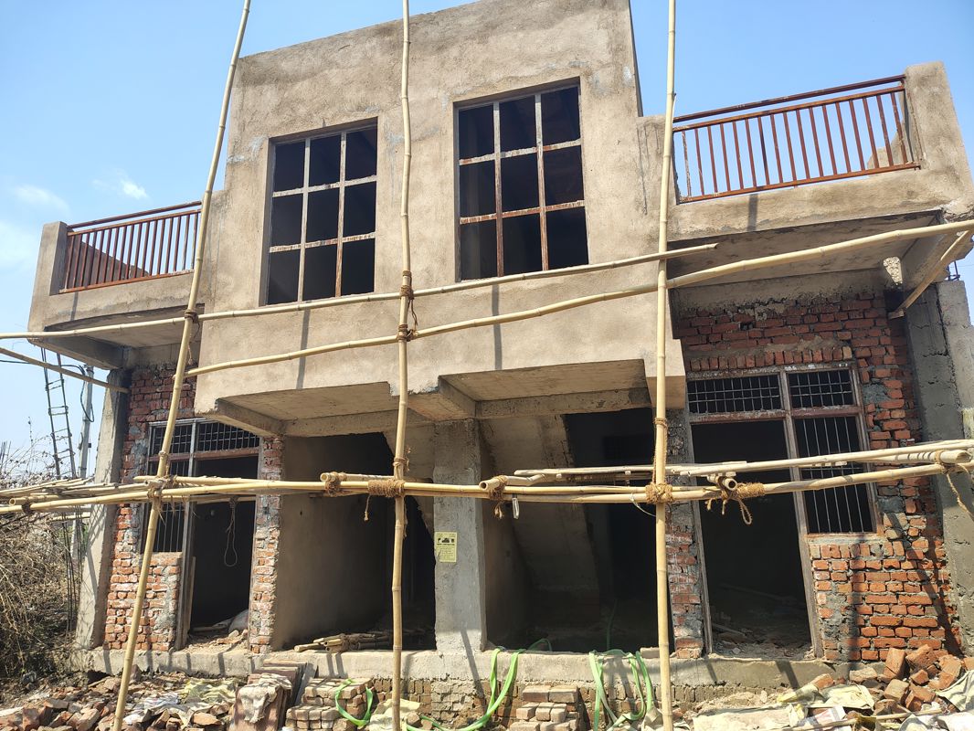 Plot For Sale in Select City Residency