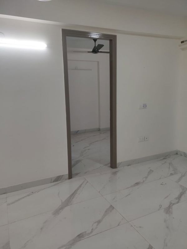 2.5 BHK + Pooja Room,Study Room,Basement Apartment For Rent in Smart World Gems