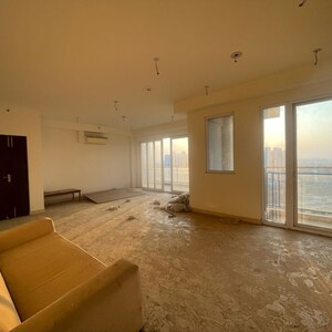 Room in 3 BHK Apartment at Conscient Heritage Max, Sector 102 – for Rent