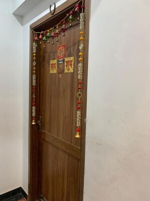 Furnished Amenities in 3 BHK Apartment at BPTP Amstoria, Sector 102 – for Sale