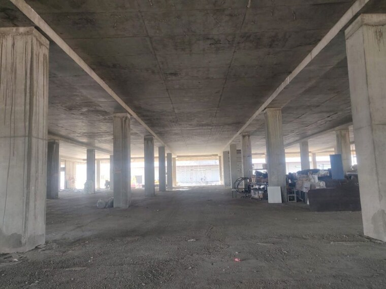  Parking, yewai Commercial Warehouse 20000 Sq.Ft. In Yewai Thane 10372328