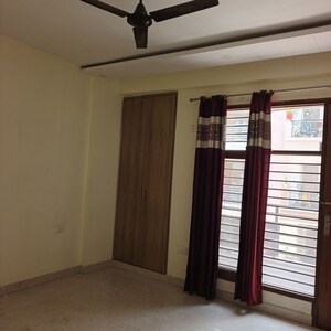Room in 3 BHK Builder Floor at RPS Palm Drive, Sector 88 – for Sale