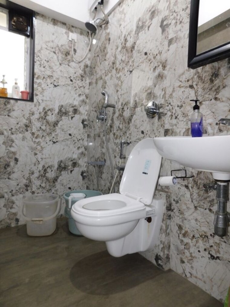 Bathroom, charisma-samara 1 Bedroom 500 Sq.Ft. Apartment In Chembur Mumbai 10372341