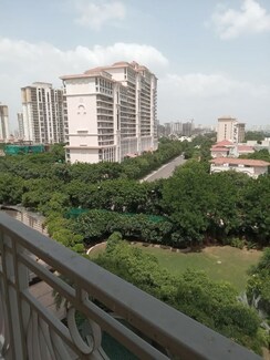 3 BHK + Study Room Apartment For Rent in DLF The Skycourt