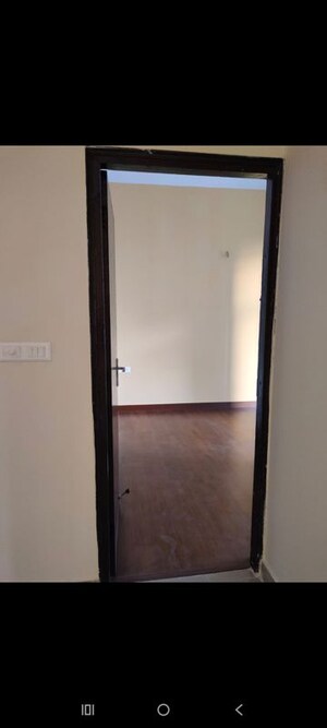 Room in 2 BHK Apartment at Assotech Windsor Court, Sector 78 – for Rent