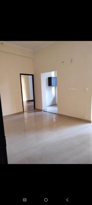 Room in 2 BHK Apartment at Assotech Windsor Court, Sector 78 – for Rent