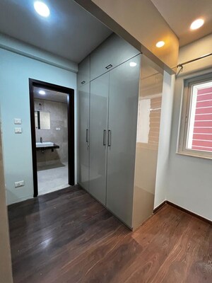 Room in 4 BHK Apartment at Prestige Ivy Leagu, Kondapur – for Rent