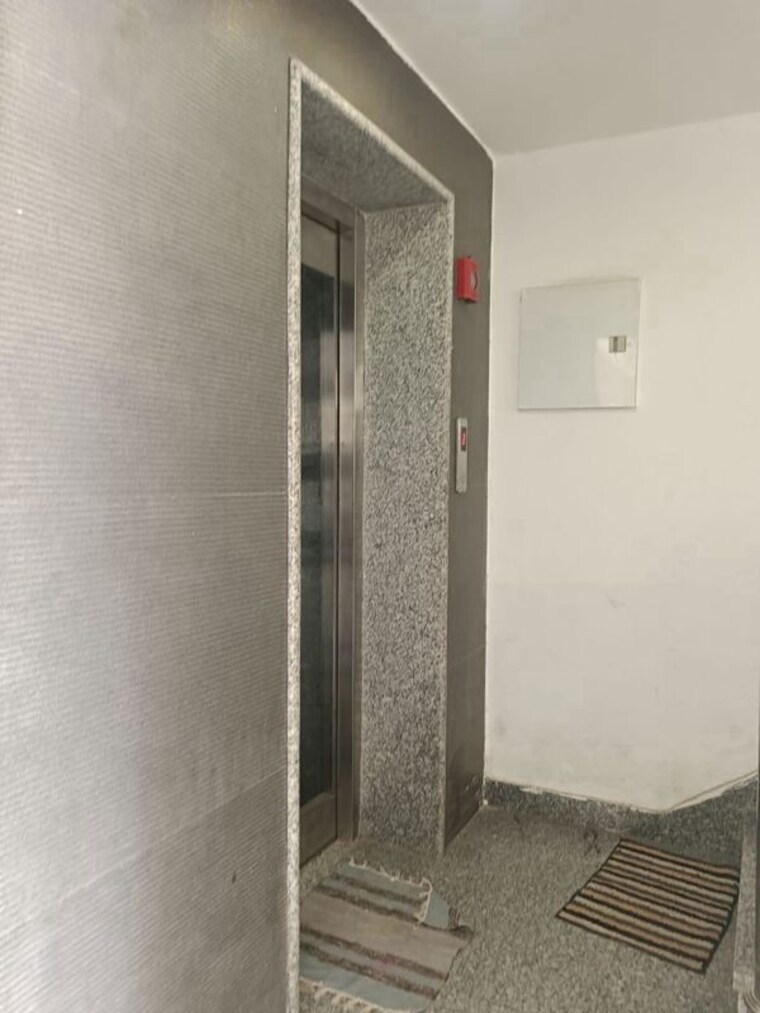 Bathroom, sector 45 3 Bedroom 2300 Sq.Ft. Builder Floor In Sector 45 Gurgaon 10372359