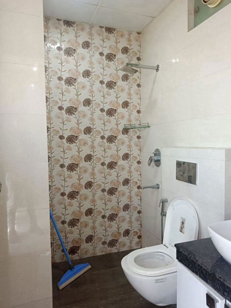 Bathroom, sector 45 3 Bedroom 2300 Sq.Ft. Builder Floor In Sector 45 Gurgaon 10372359