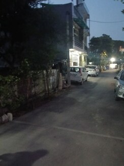 Plot For Sale in Aliganj