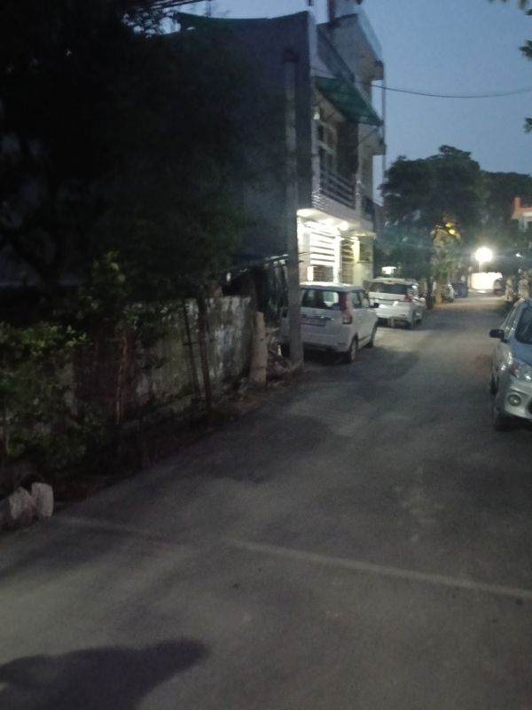 Plot For Sale in Aliganj