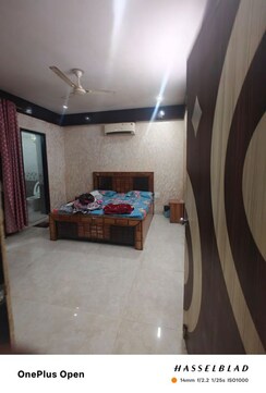 3 BHK + Servant Room Builder Floor For Rent in Sector 45