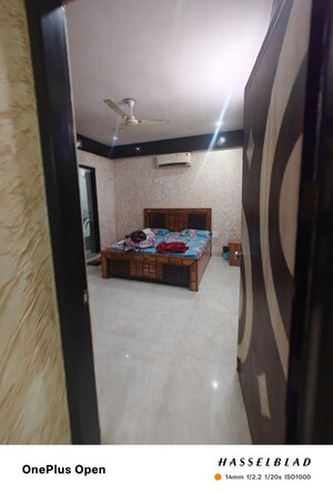 Bedroom in 3 BHK Builder Floor at Sector 45 – for Rent