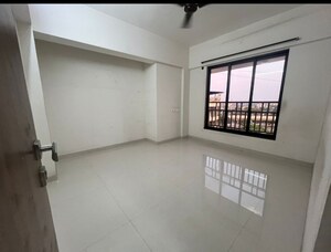 Room in 2 BHK Apartment at Mangalya CHS Naupada, Naupada – for Rent