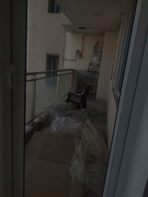 Bathroom in 4 BHK Apartment at Mahagun Mirabella, Sector 79 – for Rent