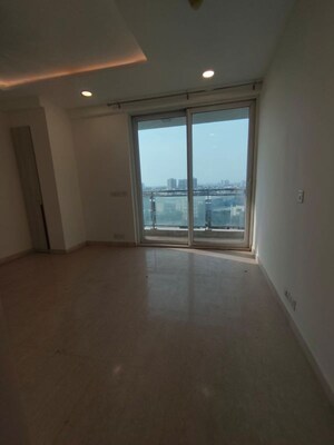 Room in 4 BHK Apartment at Mahagun Mirabella, Sector 79 – for Rent