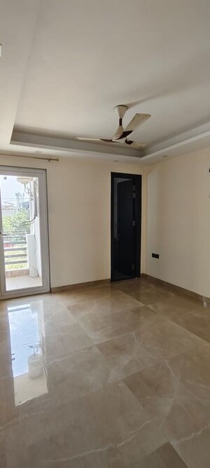 Room in 3 BHK Apartment at Raheja Atlantis, Sector 31 – for Sale