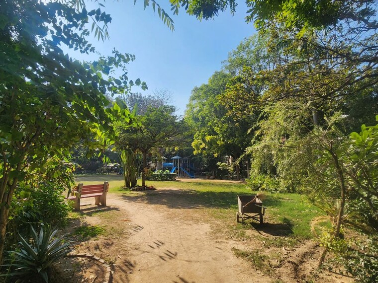 undefined, safdarjung enclave 3 Bedroom 2400 Sq.Ft. Builder Floor In Safdarjung Enclave Delhi 10372412