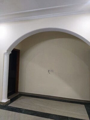 Room in 3 BHK Builder Floor at Sector 31 – for Rent