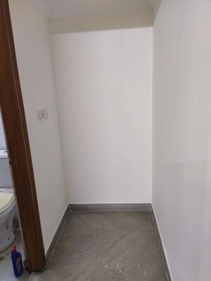 Balcony in 3 BHK Builder Floor at Sector 31 – for Rent