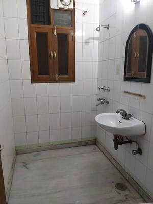 Bathroom in 3 BHK Builder Floor at Sector 31 – for Rent