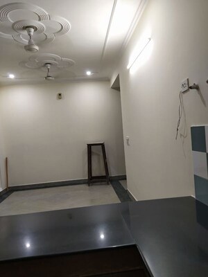 Room in 3 BHK Builder Floor at Sector 31 – for Rent