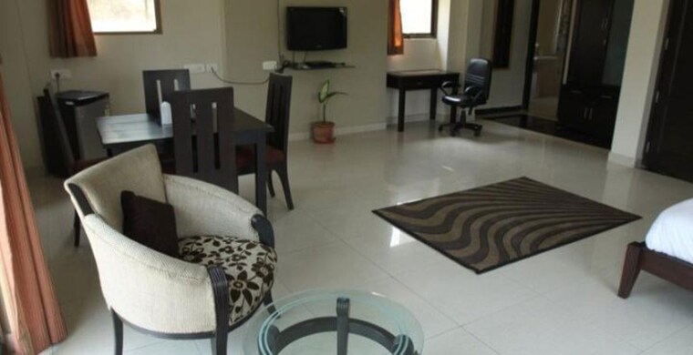 undefined, dlf phase iv 6+ Bedroom 450 Sq.Yd. Independent House In Dlf Phase iv Gurgaon 10372415