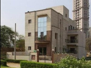 6+ BHK Independent House – Exterior View View at Dlf Phase iv - for Sale