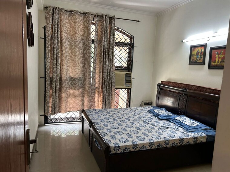Bedroom, ashok-vihar-sector-3 3 Bedroom 2200 Sq.Ft. Builder Floor In Sector 3 Gurgaon 10372432
