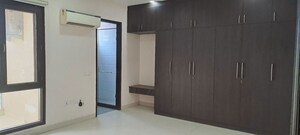 Room in 6+ BHK Independent House at DLF City Phase IV, Dlf Phase iv – for Sale