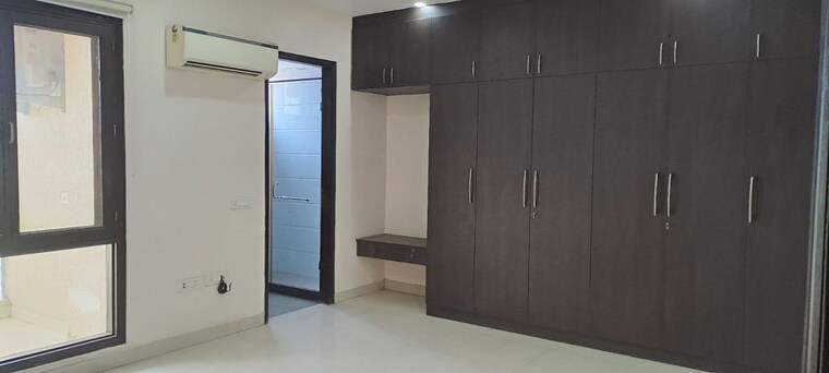 Room, dlf-city-phase-iv 6+ Bedroom 360 Sq.Yd. Independent House In Dlf Phase iv Gurgaon 10372439