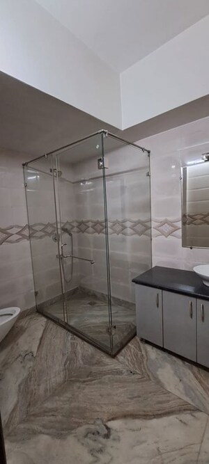 Kitchen in 6+ BHK Independent House at DLF City Phase IV, Dlf Phase iv – for Sale