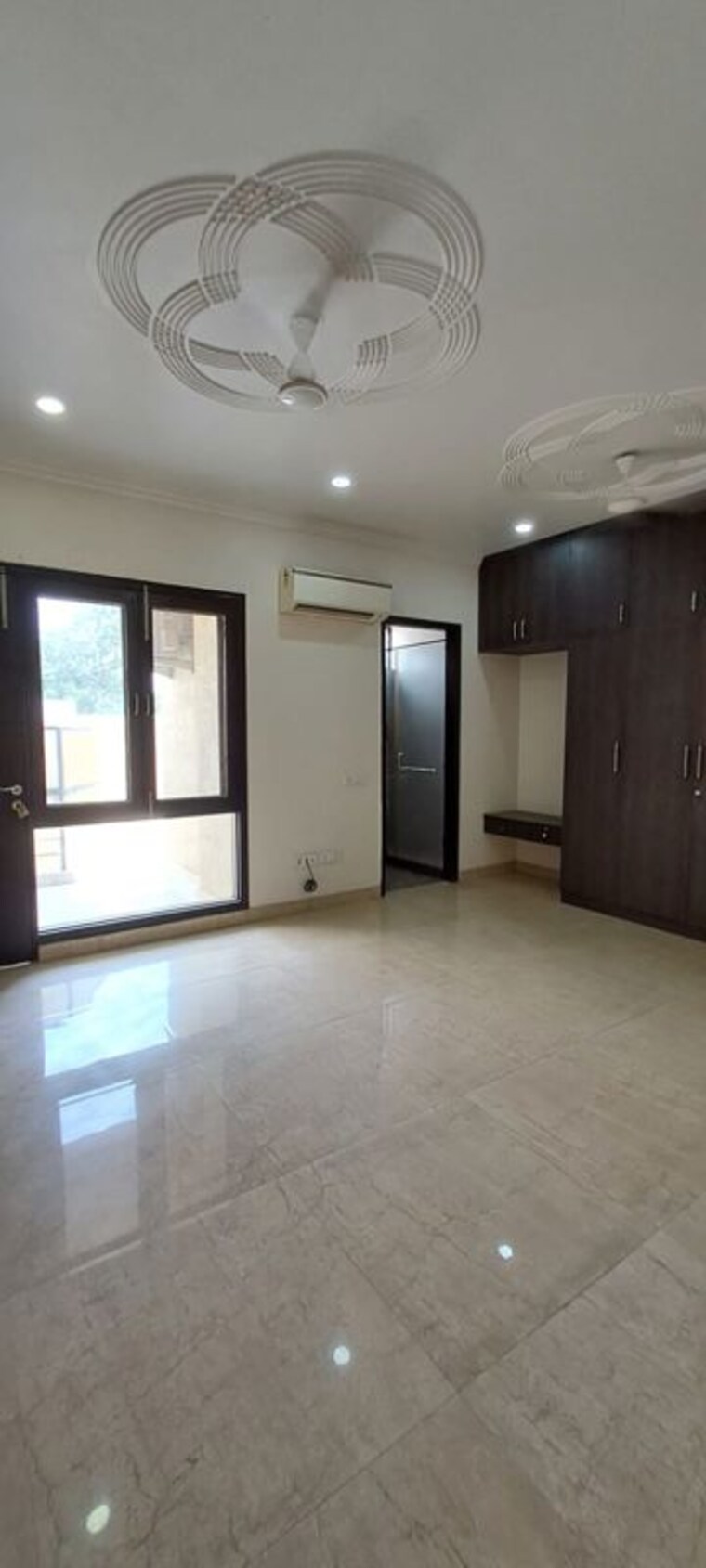 Room, dlf-city-phase-iv 6+ Bedroom 360 Sq.Yd. Independent House In Dlf Phase iv Gurgaon 10372439