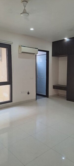 Room in 6+ BHK Independent House at DLF City Phase IV, Dlf Phase iv – for Sale