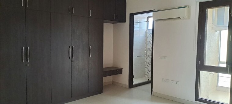 Room, dlf-city-phase-iv 6+ Bedroom 360 Sq.Yd. Independent House In Dlf Phase iv Gurgaon 10372439