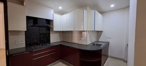 Kitchen in 6+ BHK Independent House at DLF City Phase IV, Dlf Phase iv – for Sale