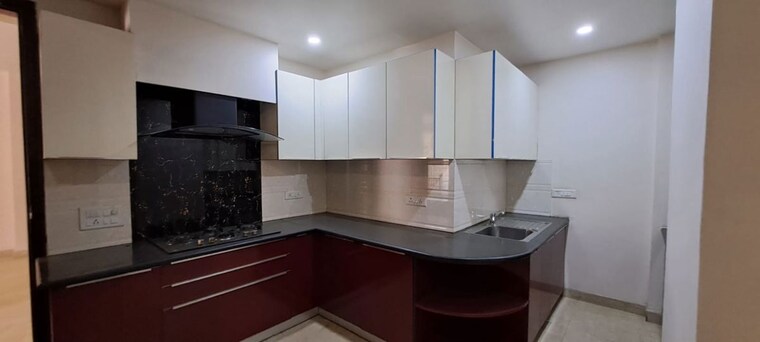 Kitchen, dlf-city-phase-iv 6+ Bedroom 360 Sq.Yd. Independent House In Dlf Phase iv Gurgaon 10372439