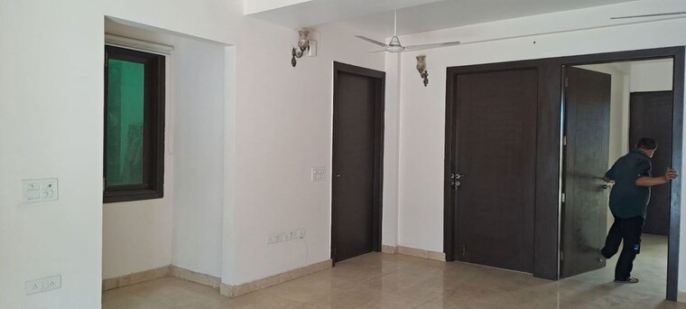 Room, dlf-city-phase-iv 6+ Bedroom 360 Sq.Yd. Independent House In Dlf Phase iv Gurgaon 10372439