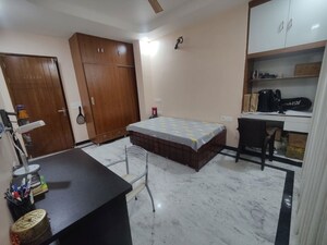 Team Area in 3 BHK Builder Floor at Sector 45 – for Rent