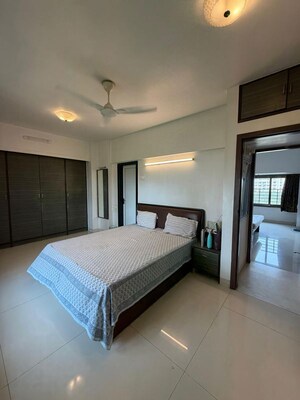 Master Bedroom in 3 BHK Apartment at Beachwood Tower, Andheri West – for Rent