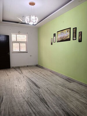 Room in 4 BHK Villa at Sindhuja Greens, Sector 10 Greater Noida – for Rent